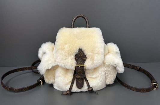 New Louis Vuitton Women’s Plush Backpack – Chic & Cozy Luxury