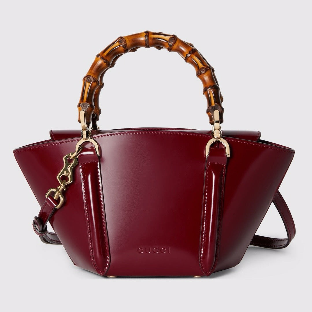 Elegant Gucci Women’s Leather Shoulder Bag – Chic & Compact