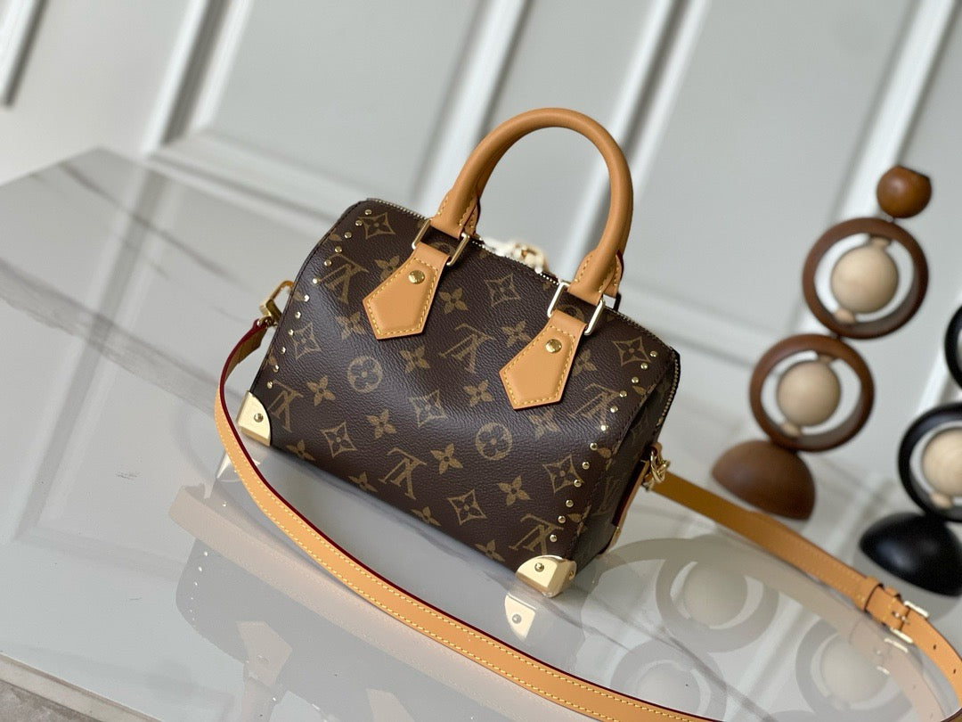 New Louis Vuitton Women’s Leather Shoulder Bag – Compact & Elegant