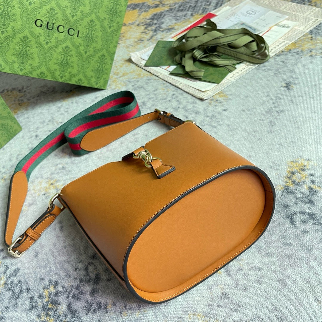 Gucci Women’s Shoulder Bag | Elegant & Timeless Designer Handbag