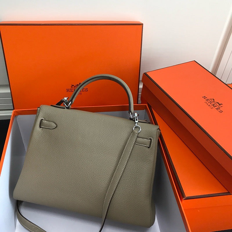 Elegant Hermès Women’s Leather Shoulder Bag – Timeless Luxury & Style | Designer Handbag