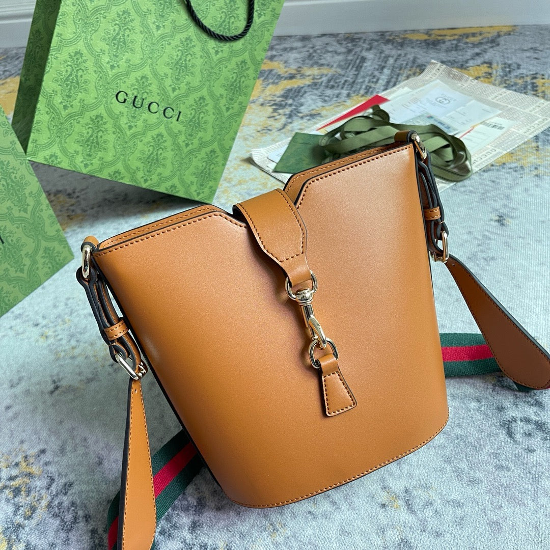 Gucci Women’s Shoulder Bag | Elegant & Timeless Designer Handbag