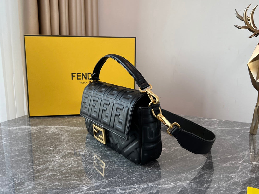 Fendi Baguette Women’s Leather Shoulder Bag – Luxury & Iconic Style