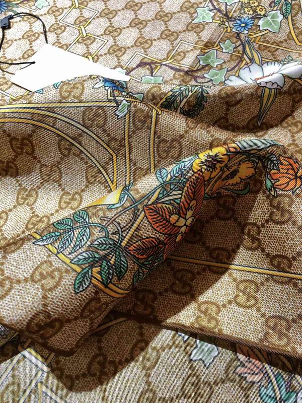 Rare Vintage Gucci Silk Scarf – Authentic Luxury Designer Scarf, Collectible Fashion Accessory