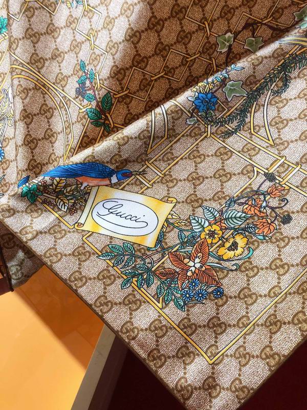 Rare Vintage Gucci Silk Scarf – Authentic Luxury Designer Scarf, Collectible Fashion Accessory