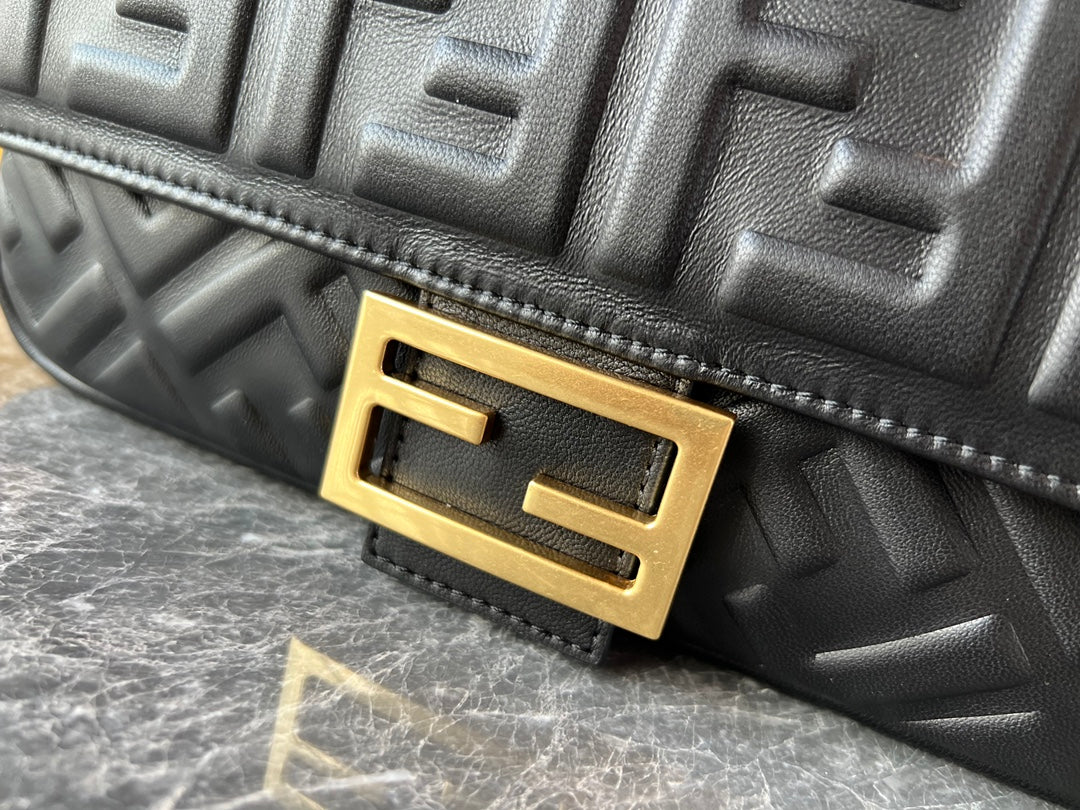 Fendi Baguette Women’s Leather Shoulder Bag – Luxury & Iconic Style