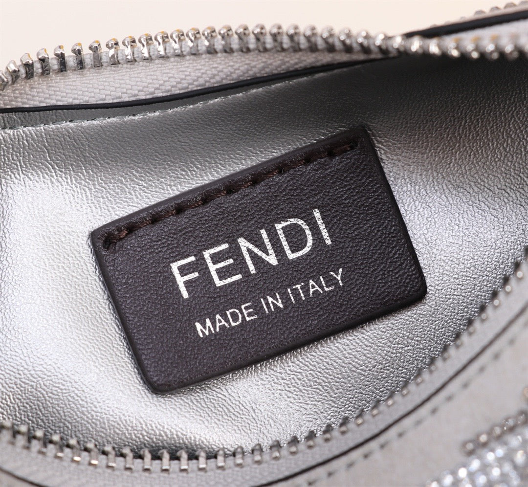 Fendi Roma Crystal ženska kožna torba na rame – luksuz i glamur