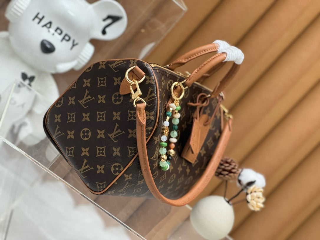 Unique Louis Vuitton Women’s Brown Leather Shoulder Bag – Timeless Elegance