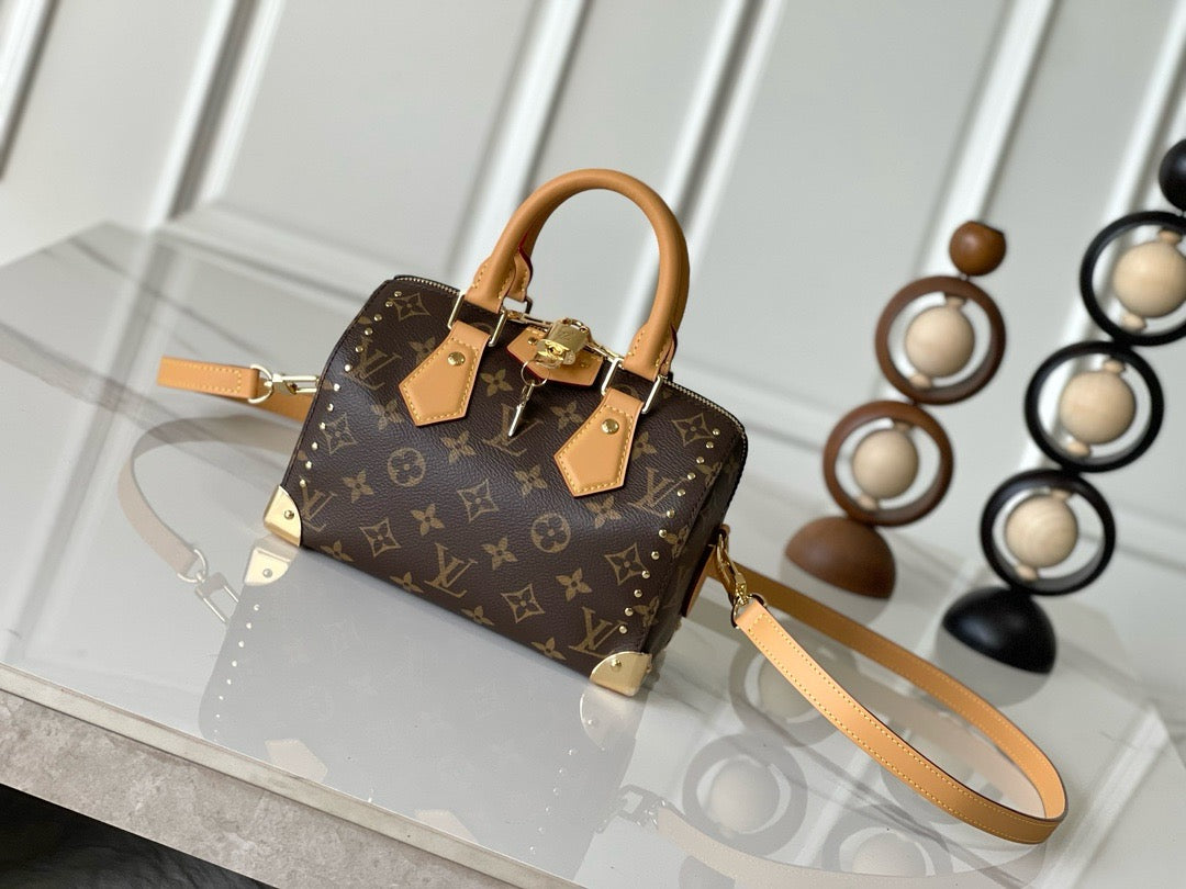 New Louis Vuitton Women’s Leather Shoulder Bag – Compact & Elegant