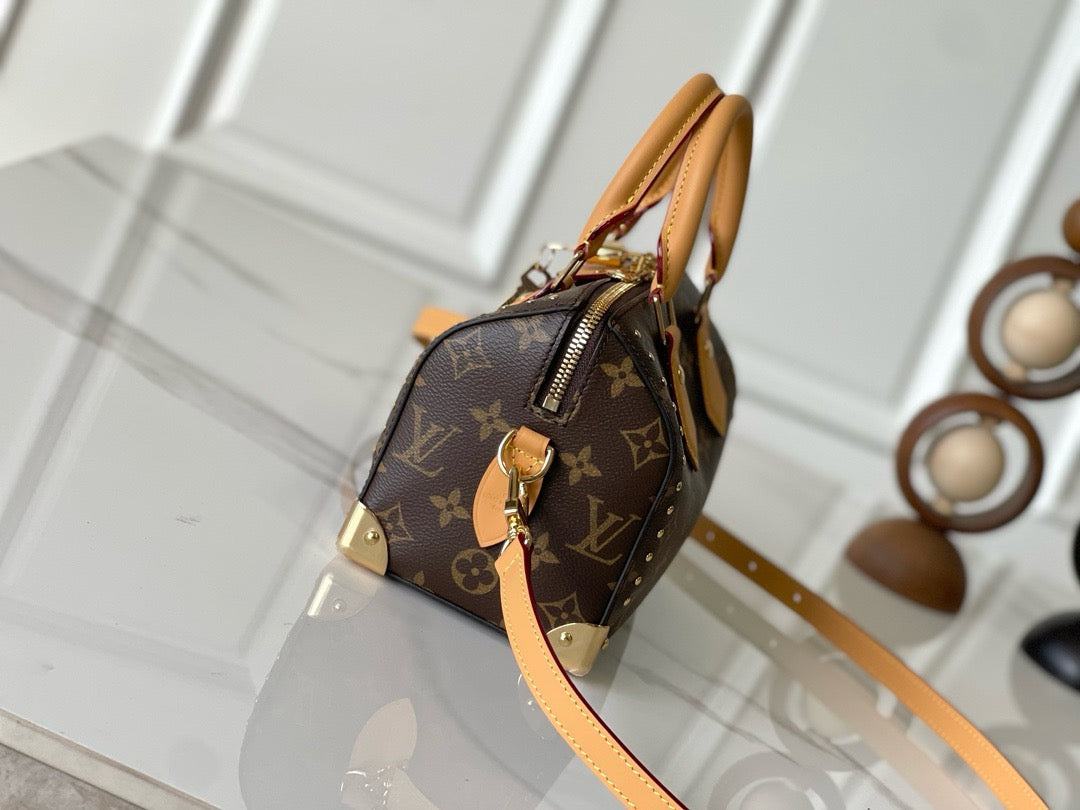 New Louis Vuitton Women’s Leather Shoulder Bag – Compact & Elegant