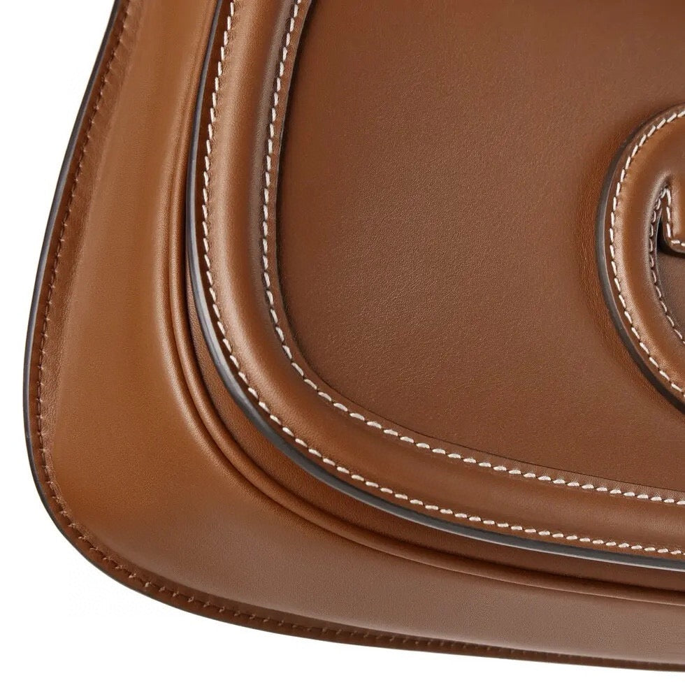 Elegant Gucci Women’s Leather Shoulder Bag – Timeless Luxury